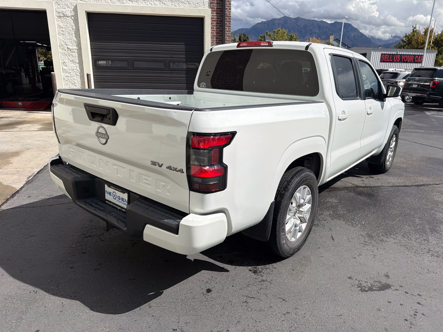 Used 2022 Nissan Frontier SV AWD/4WD image 17