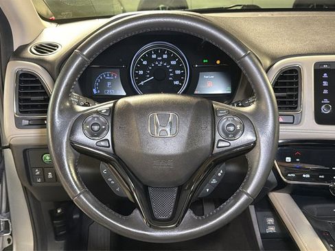 Used 2019 Honda HR-V Touring image 18
