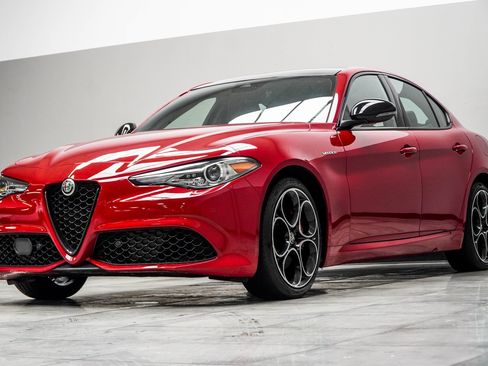 Used 2022 Alfa Romeo Giulia Veloce image 8