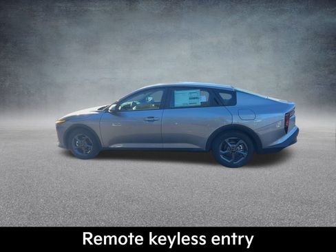 New 2025 Kia K4 LXS image 14