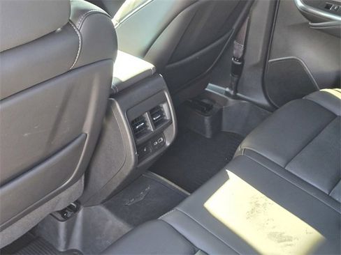 Used 2024 Cadillac XT4 Premium Luxury image 11