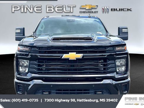 Used 2025 Chevrolet Silverado 2500 Custom w/ Custom Value Package image 3