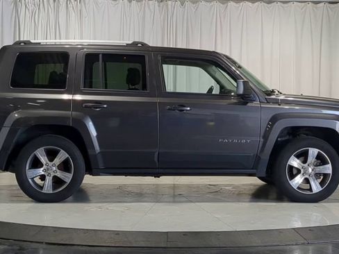 Used 2017 Jeep Patriot High Altitude FWD image 11