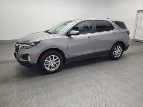 Used 2024 Chevrolet Equinox LT image 2