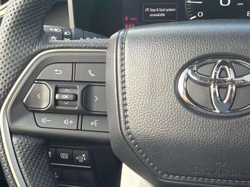 Used 2026 Toyota Tundra Limited AWD/4WD image 10