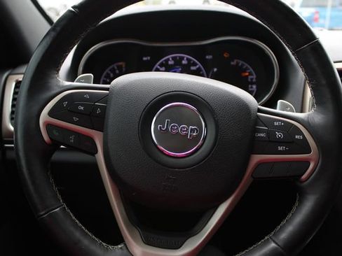 Used 2017 Jeep Grand Cherokee Limited w/ Luxury Group II AWD/4WD image 12