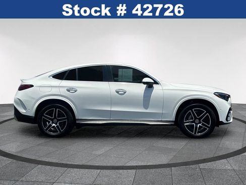 Used 2025 Mercedes-Benz GLC 300 4MATIC image 3
