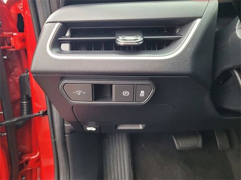 Used 2025 Kia K4 LXS image 21