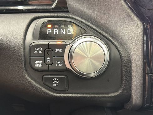 Used 2025 RAM 1500 Laramie w/ Night Edition image 25