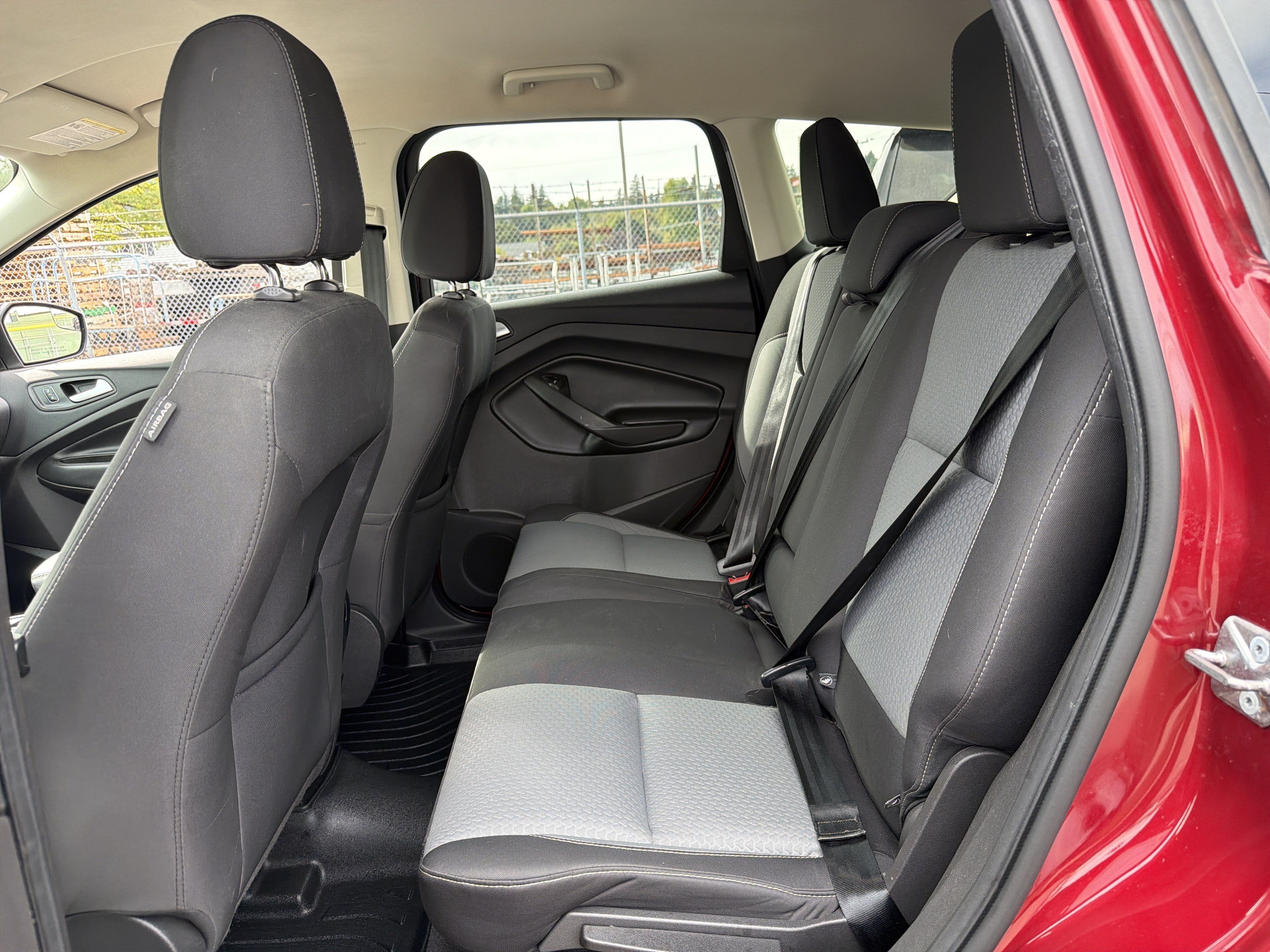 Used 2017 Ford Escape SE AWD/4WD image 9