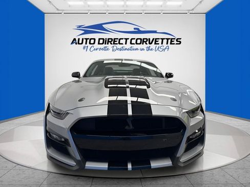Used 2021 Ford Mustang Shelby GT500 w/ Carbon Fiber Track Pack RWD image 4