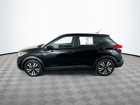 Used 2019 Nissan Kicks SV FWD image 6