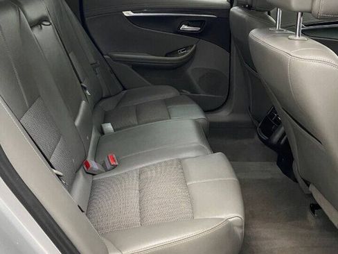 Used 2014 Chevrolet Impala LT w/ Convenience Package FWD image 12