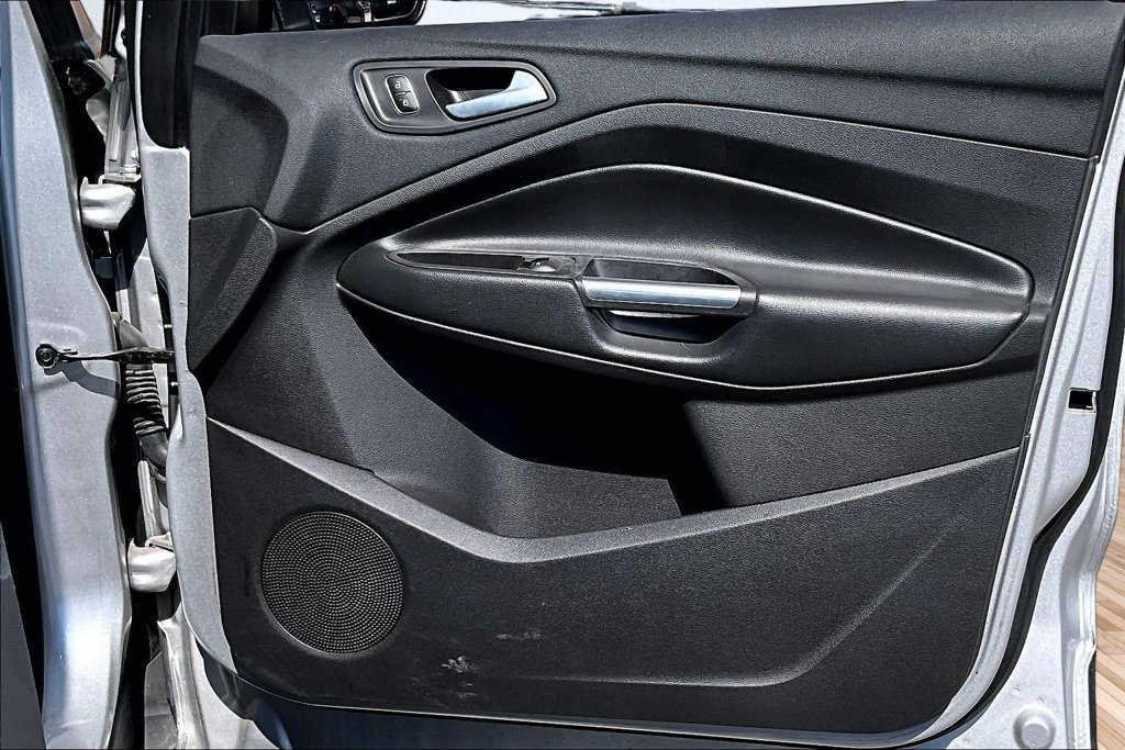 Used 2018 Ford Escape SE FWD image 16