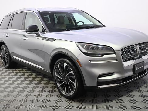 Certified 2022 Lincoln Aviator Reserve w/ Equipment Group 201A image 8