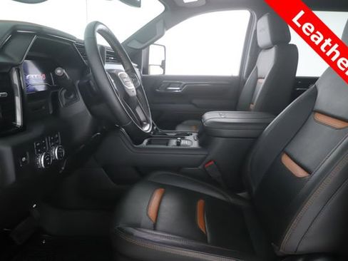 Used 2025 GMC Sierra 2500 AT4 AWD/4WD image 16
