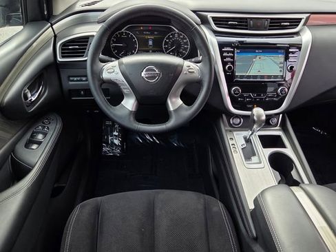 Used 2018 Nissan Murano SV image 11