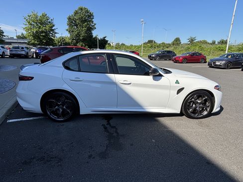 Used 2024 Alfa Romeo Giulia Quadrifoglio RWD image 12