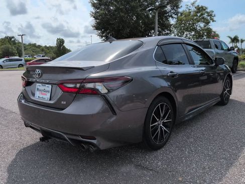 Used 2021 Toyota Camry SE w/ Convenience Package FWD image 6
