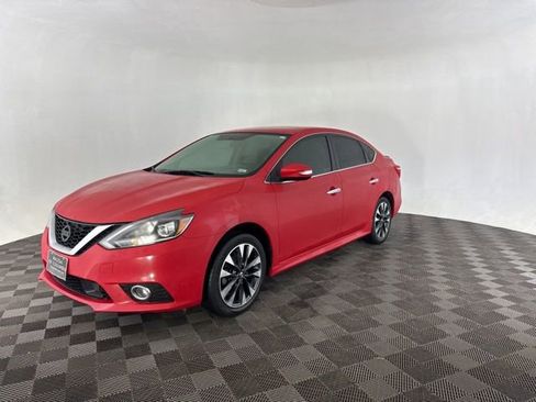 Used 2019 Nissan Sentra SR image 3