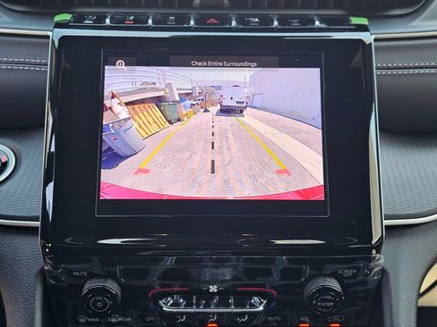 Used 2026 Jeep Grand Cherokee Laredo RWD image 14