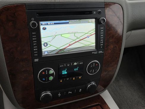 Used 2014 Chevrolet Tahoe LTZ AWD/4WD image 10