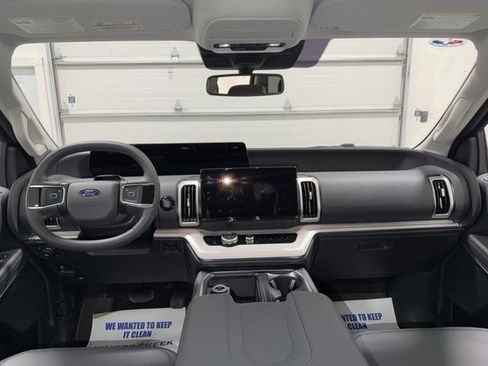 New 2026 Ford Expedition Max Active image 9