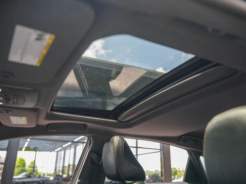 Used 2019 Toyota Avalon XSE FWD image 13