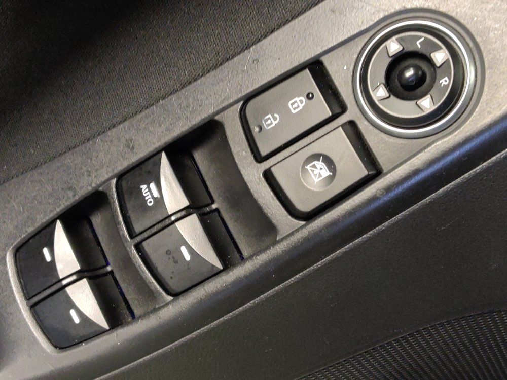 Used 2016 Hyundai Elantra Value Edition FWD image 27