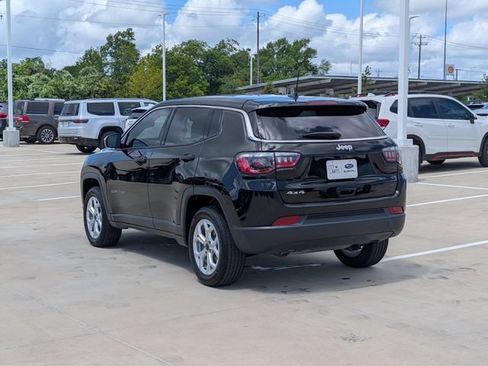 Used 2025 Jeep Compass Sport AWD/4WD image 4