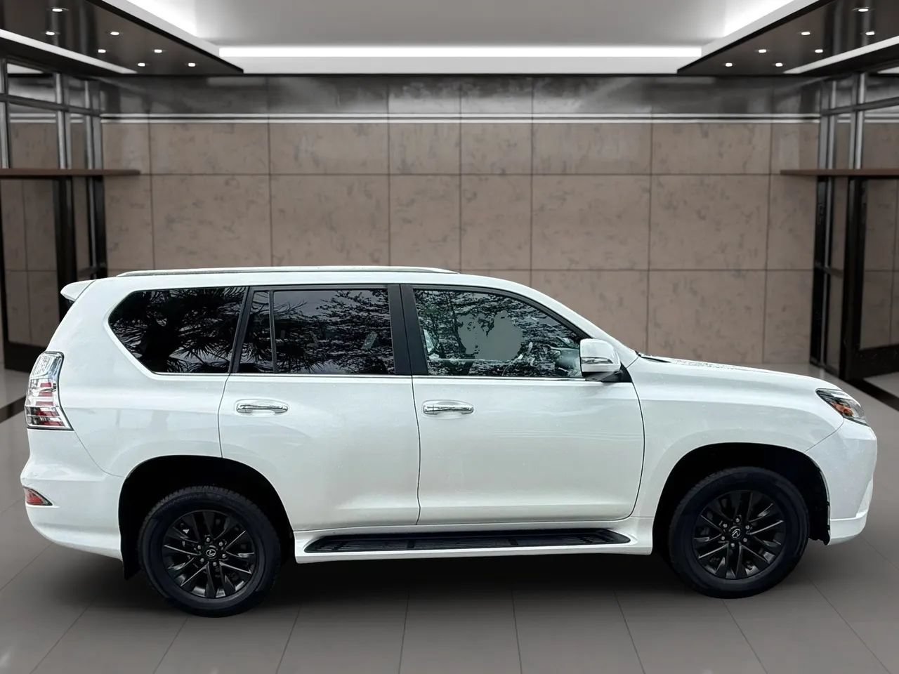 Used 2022 Lexus GX 460 Premium w/ Premium Package AWD/4WD image 2