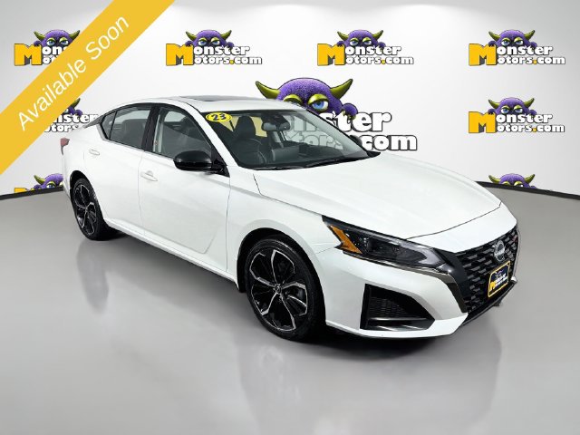 Used 2023 Nissan Altima 2.5 SR AWD/4WD image 3