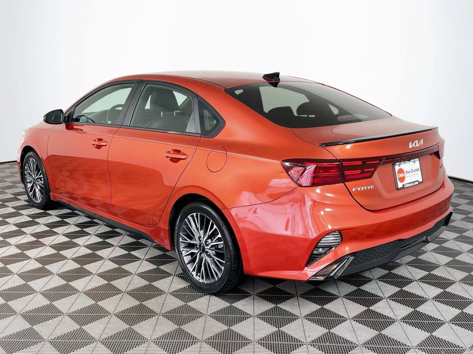 Used 2022 Kia Forte GT-Line w/ GT-Line Premium Package FWD image 6