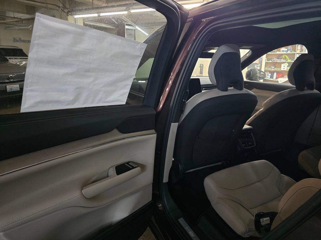 Used 2025 Volvo EX90 Ultra AWD/4WD image 15