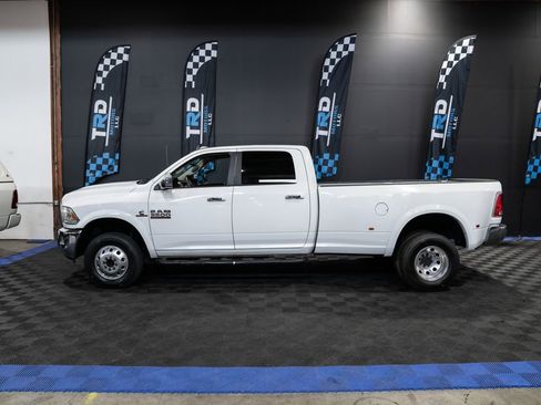 Used 2018 RAM 3500 Laramie w/ Convenience Group AWD/4WD image 2