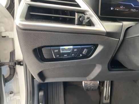 Used 2025 BMW 330i xDrive Sedan w/ M Sport Package image 18