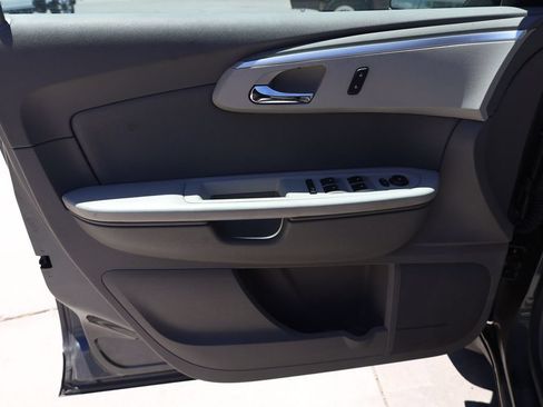 Used 2011 Chevrolet Traverse LS AWD/4WD image 12