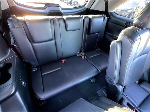 Used 2019 Toyota Highlander AWD V6 image 24