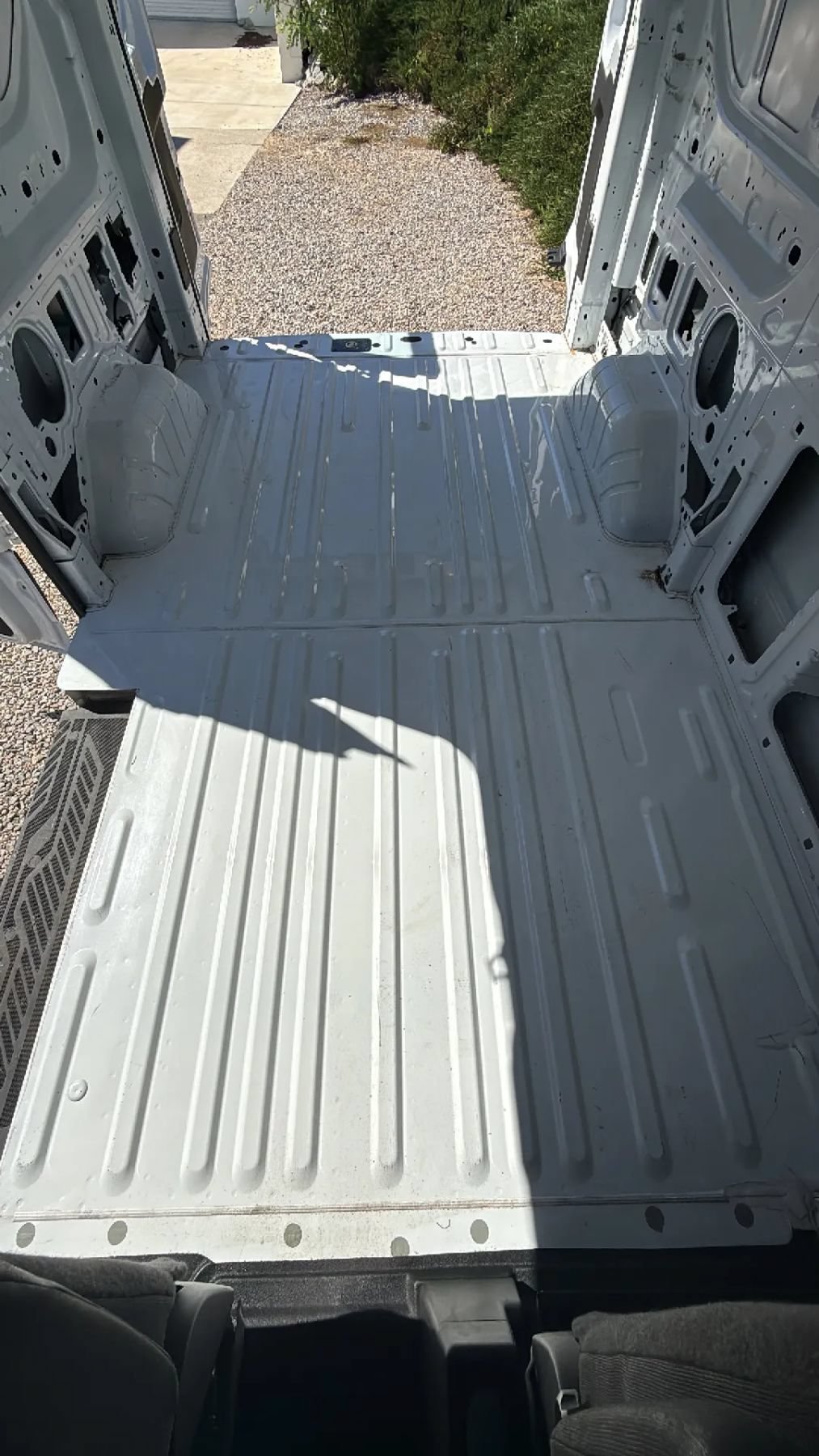 Used 2016 Ford Transit 150 130 Low Roof RWD image 24