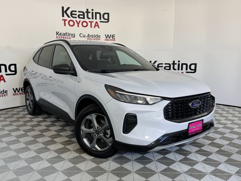 Used 2025 Ford Escape ST-Line FWD image 3