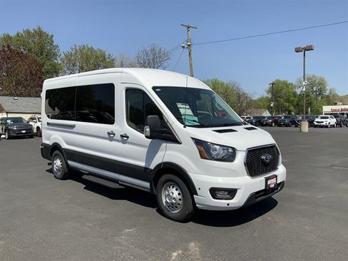 Used 2024 Ford Transit 350 XLT image 5