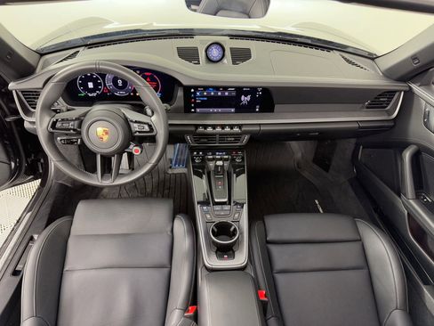 Used 2025 Porsche 911 Carrera image 15