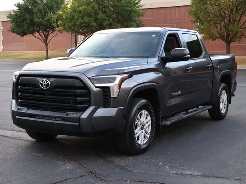 Used 2025 Toyota Tundra SR5 w/ SR5 Convenience Package AWD/4WD image 29