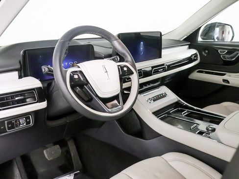 Used 2025 Lincoln Aviator Reserve w/ Illumination Package image 31