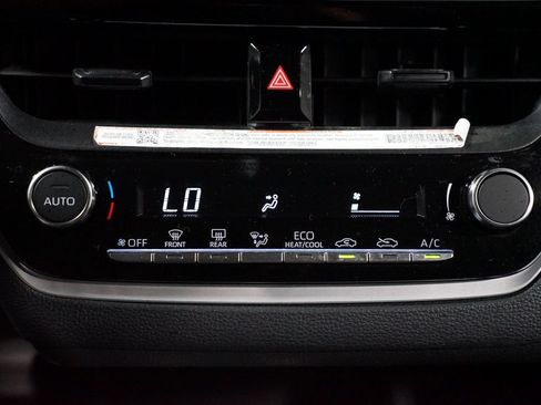 Used 2025 Toyota Corolla LE FWD image 20
