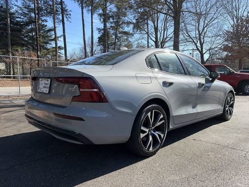 Used 2024 Volvo S60 B5 Core image 5