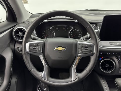 Used 2025 Chevrolet Blazer LT image 23