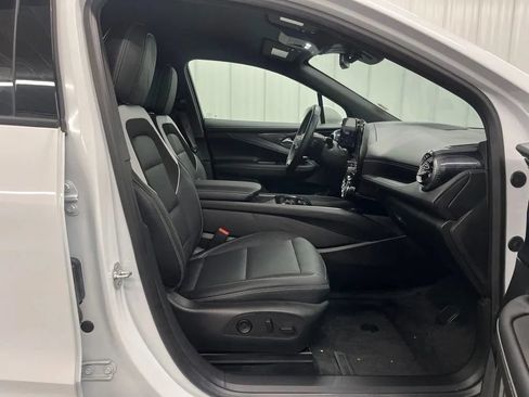 Used 2024 Chevrolet Blazer EV LT AWD/4WD image 11