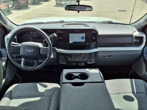 Used 2025 Ford F250 XLT AWD/4WD image 11