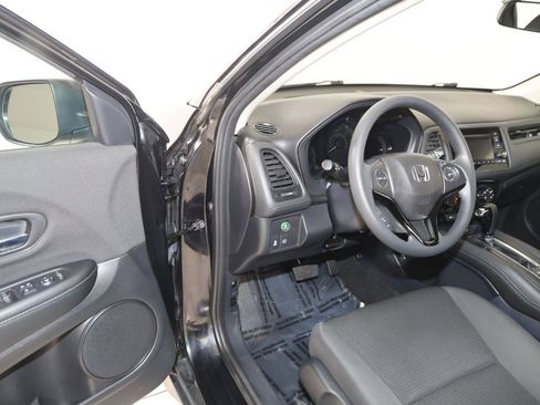 Used 2021 Honda HR-V LX image 39